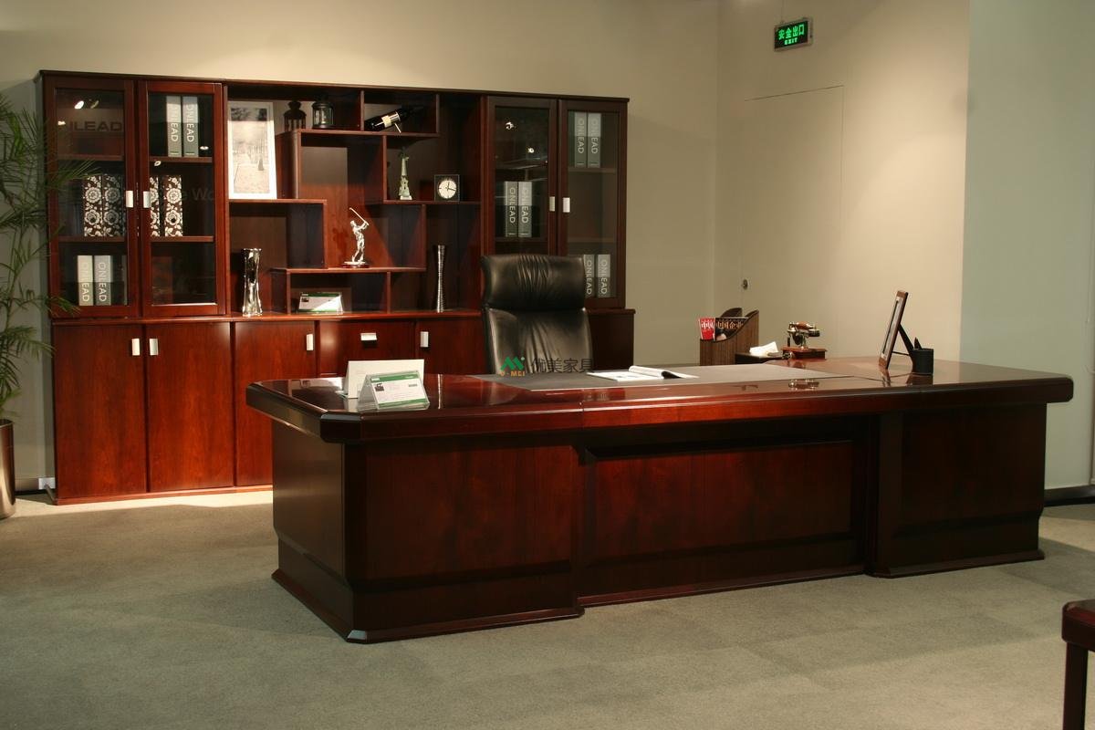 男老板办公桌